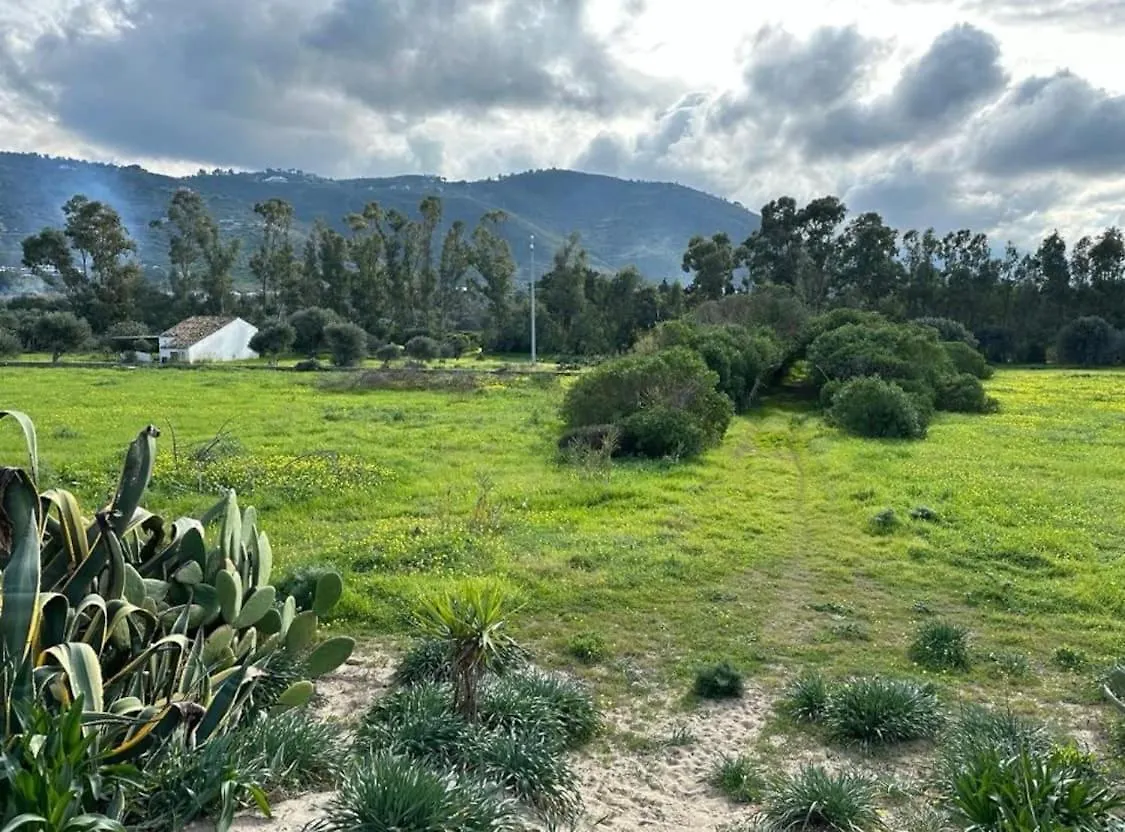 Cottage Surrounded By Nature Near The Sea - تْشيفالو